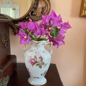 Vintage 50s Pretty White Floral Graceful Design Ceramic Vase 8”. Made in Japan